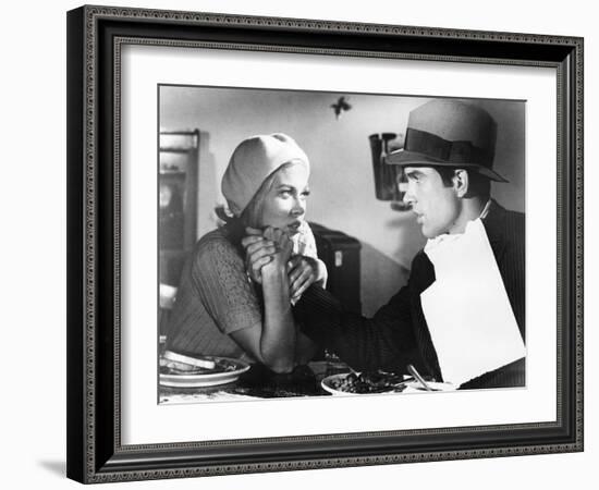 Bonnie and Clyde, Faye Dunaway, Warren Beatty, 1967-null-Framed Photo