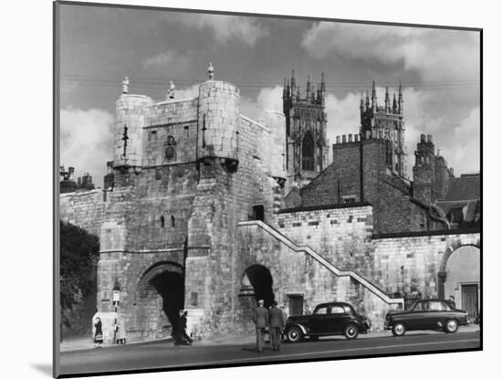 Bootham Bar, the Old West Gate to the City of York, Yorkshire, England-null-Mounted Photographic Print