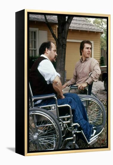 BORN ON THE FOURTH OF JULY, 1989 directed by OLIVER STONE Tom Cruise with Ron Kovic (photo)-null-Framed Stretched Canvas