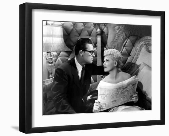 Born Yesterday, William Holden, Judy Holliday, 1950-null-Framed Photo