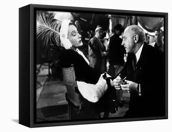 Boulevard du crepuscule SUNSET BOULEVARD by BillyWilder with Gloria Swanson and Cecil B. DeMille, 1-null-Framed Stretched Canvas
