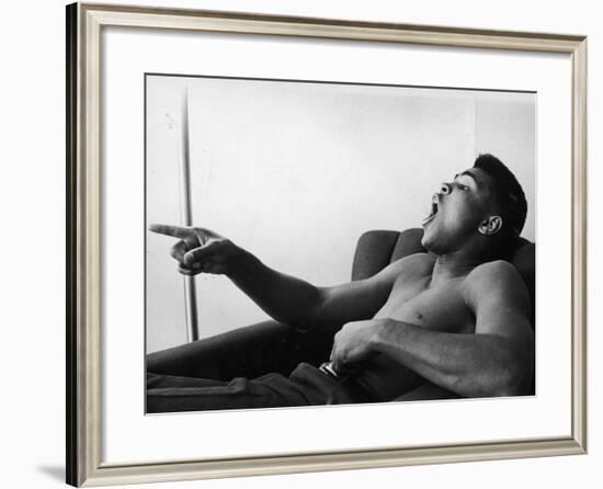 Boxer Cassius M. Clay, Aka Muhammad Ali-null-Framed Premium Photographic Print