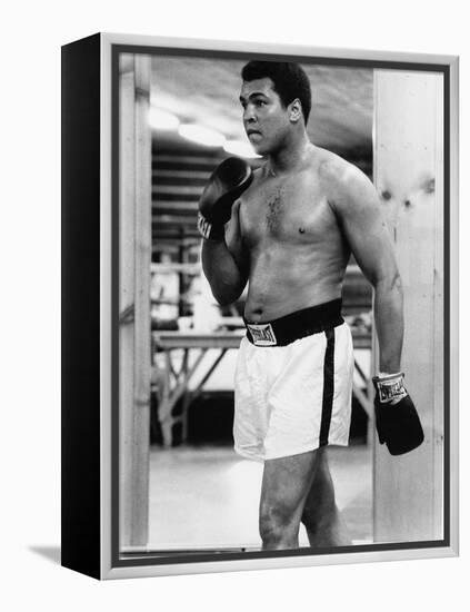 Boxing Great Muhammad Ali-Vandell Cobb-Framed Premier Image Canvas