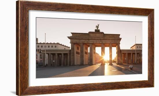 Brandenburg Gate (Brandenburger Tor) at sunrise, Platz des 18 Marz, Berlin Mitte, Berlin, Germany-Markus Lange-Framed Photographic Print