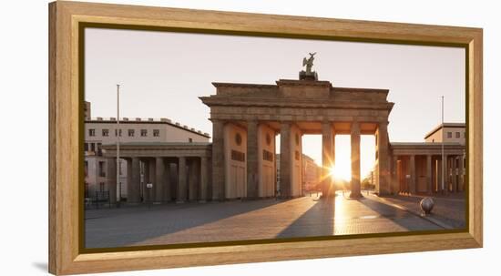 Brandenburg Gate (Brandenburger Tor) at sunrise, Platz des 18 Marz, Berlin Mitte, Berlin, Germany-Markus Lange-Framed Premier Image Canvas