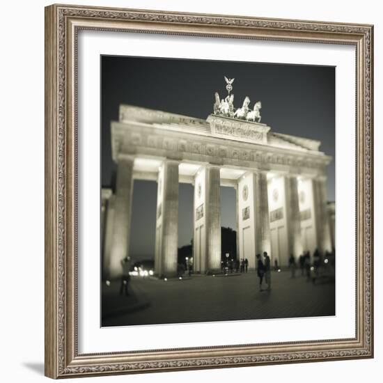 Brandenburg Gate, Pariser Platz, Berlin, Germany-Jon Arnold-Framed Photographic Print