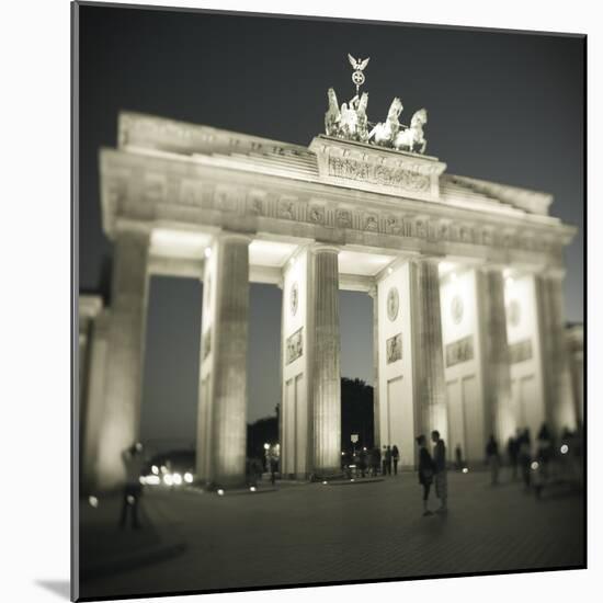 Brandenburg Gate, Pariser Platz, Berlin, Germany-Jon Arnold-Mounted Photographic Print