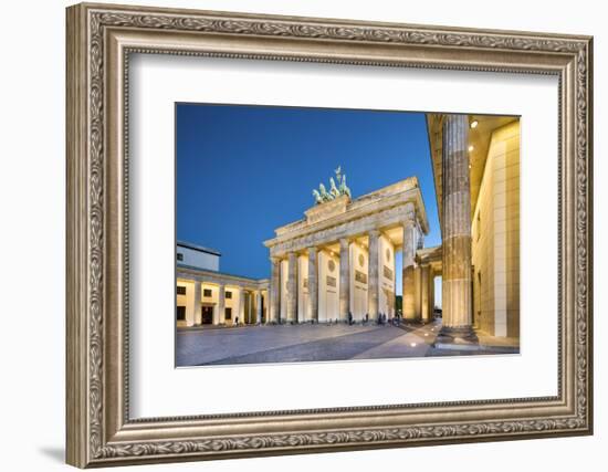 Brandenburg Gate, Pariser Platz, Berlin, Germany-Sabine Lubenow-Framed Photographic Print