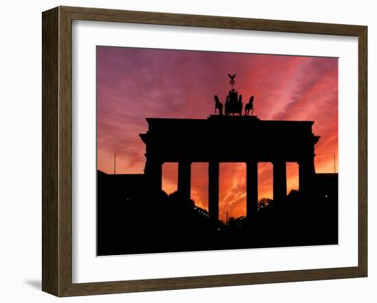 Brandenburg Gate, Unter Den Linden, Berlin, Germany-Dave Bartruff-Framed Photographic Print