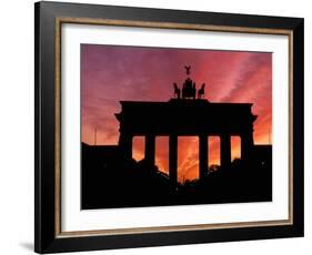 Brandenburg Gate, Unter Den Linden, Berlin, Germany-Dave Bartruff-Framed Photographic Print