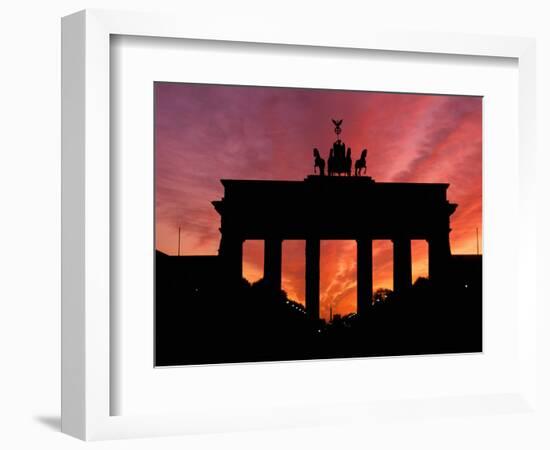 Brandenburg Gate, Unter Den Linden, Berlin, Germany-Dave Bartruff-Framed Photographic Print