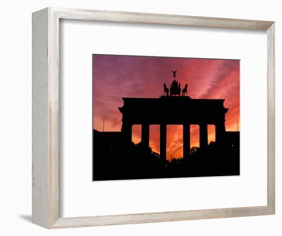 Brandenburg Gate, Unter Den Linden, Berlin, Germany-Dave Bartruff-Framed Photographic Print