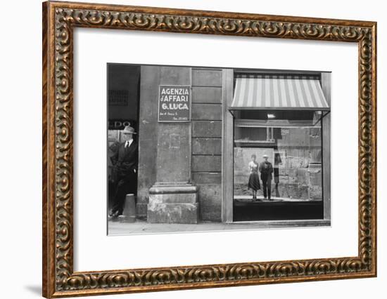 Brassaï et Gilberte à Genova-null-Framed Giclee Print