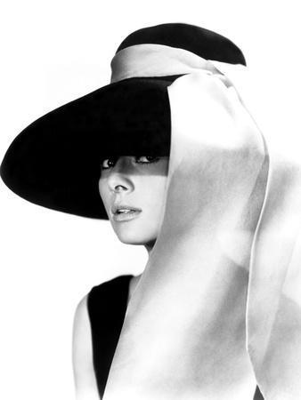 audrey hepburn breakfast at tiffany's hat
