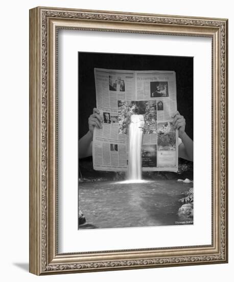 Breaking News-Thomas Barbey-Framed Giclee Print