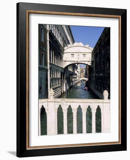 Bridge of Sighs Crossing Rio Del Palazzo, Venice, Veneto, Italy-Sergio Pitamitz-Framed Photographic Print