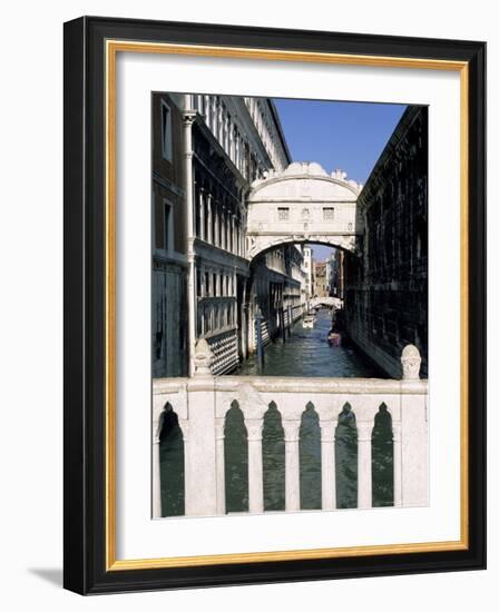 Bridge of Sighs Crossing Rio Del Palazzo, Venice, Veneto, Italy-Sergio Pitamitz-Framed Photographic Print