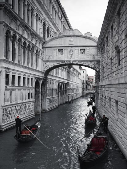 Bridge of sighs doges palace venice italyby jon arnold Bridge of sighs doges palace venice italyby jon arnold