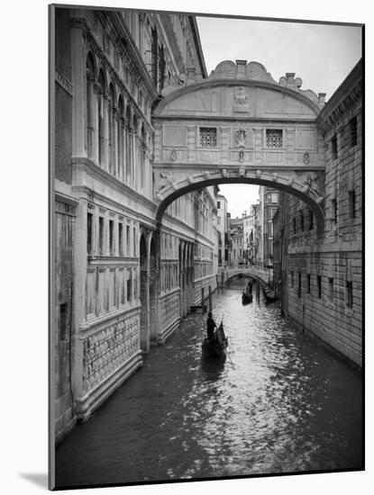 Bridge of Sighs, Doge's Palace, Venice, Italy-Jon Arnold-Mounted Photographic Print