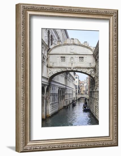 Bridge of Sighs in winter, Venice, UNESCO World Heritage Site, Veneto, Italy, Europe-Eleanor Scriven-Framed Photographic Print