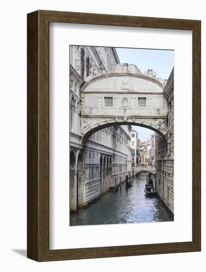 Bridge of Sighs in winter, Venice, UNESCO World Heritage Site, Veneto, Italy, Europe-Eleanor Scriven-Framed Photographic Print