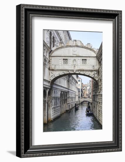 Bridge of Sighs in winter, Venice, UNESCO World Heritage Site, Veneto, Italy, Europe-Eleanor Scriven-Framed Photographic Print