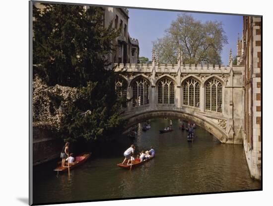 Bridge of Sighs over the River Cam at St. John's College, Cambridge, Cambridgeshire, England, UK-Nigel Blythe-Mounted Photographic Print