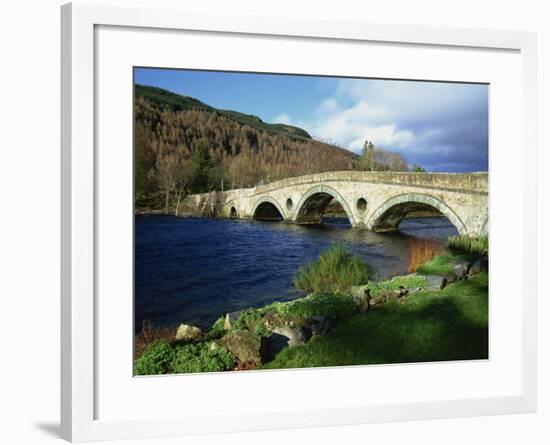 Bridges, Kenmore, Loch Tay, Scotland, United Kingdom, Europe-Ethel Davies-Framed Photographic Print