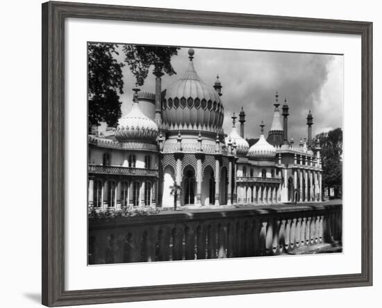 Brighton Pavilion-Fred Musto-Framed Photographic Print