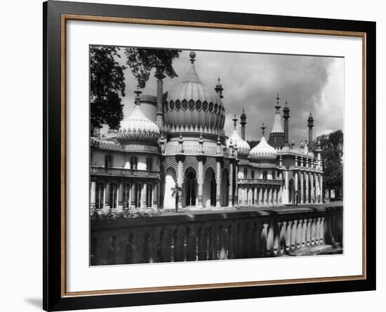 Brighton Pavilion-Fred Musto-Framed Photographic Print