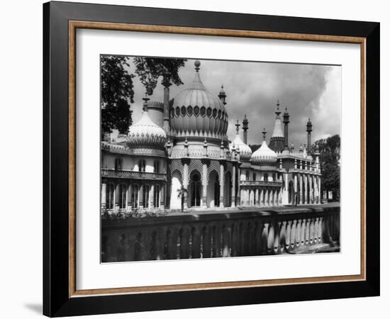 Brighton Pavilion-Fred Musto-Framed Photographic Print