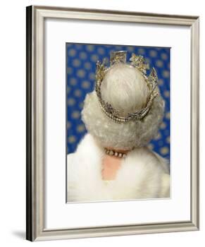 Britain's Queen Elizabeth Leaves the Houses of Parliament in London-null-Framed Photographic Print