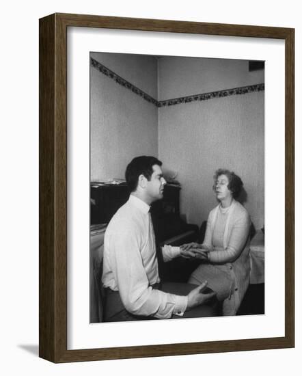 British Housewife Mrs. Rosemary Brown, Going into a Trance to Contact Long Dead Composers-null-Framed Photographic Print