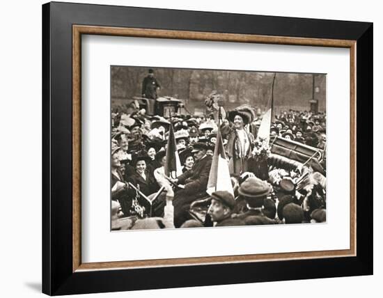 Britsh suffragette Emmeline Pethick-Lawrence's release from prison, 17 April 1909-Unknown-Framed Photographic Print
