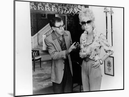 BROADWAY DANNY ROSE, 1984 directed by Woody Allen Woody Allen and Mia Farrow (b/w photo)-null-Mounted Photo