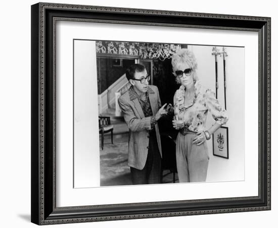 BROADWAY DANNY ROSE, 1984 directed by Woody Allen Woody Allen and Mia Farrow (b/w photo)-null-Framed Photo