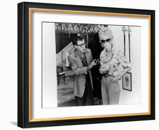 BROADWAY DANNY ROSE, 1984 directed by Woody Allen Woody Allen and Mia Farrow (b/w photo)-null-Framed Photo
