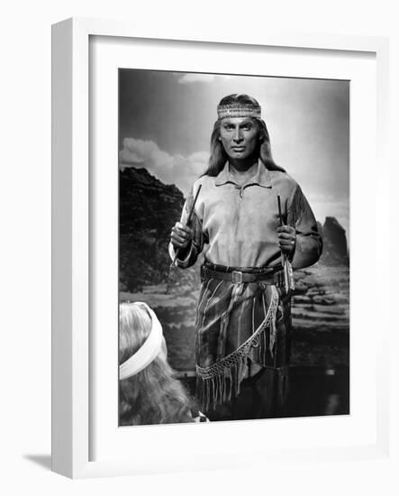 BROKEN ARROW, 1950 directed by DELMER DAVES Jeff Chandler (b/w photo)-null-Framed Photo