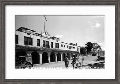 Brownsville Texas Us Customs Bldg Gateway Bridge Art Print Lantern Press Art Com