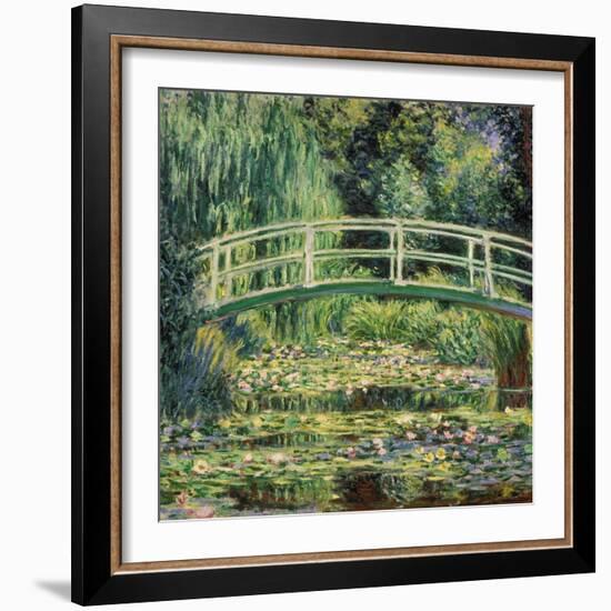 Bruecke in Monets Garten Mit Weissen Seerosen, 1899-Claude Monet-Framed Giclee Print