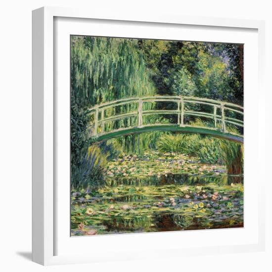 Bruecke in Monets Garten Mit Weissen Seerosen, 1899-Claude Monet-Framed Giclee Print