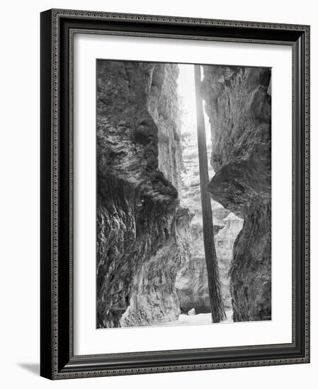 Bryce Canyon 12-Gordon Semmens-Framed Photographic Print