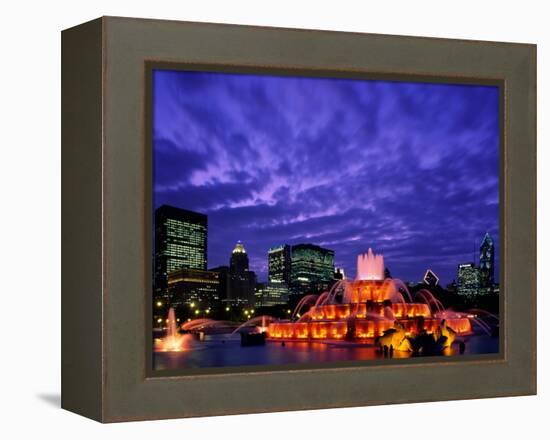 Buckingham Fountain and City Skyline, Chicago, Illinois, USA-Steve Vidler-Framed Premier Image Canvas