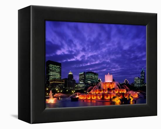 Buckingham Fountain and City Skyline, Chicago, Illinois, USA-Steve Vidler-Framed Premier Image Canvas