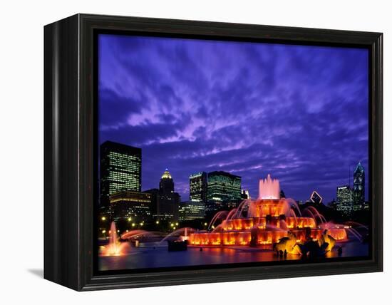 Buckingham Fountain and City Skyline, Chicago, Illinois, USA-Steve Vidler-Framed Premier Image Canvas