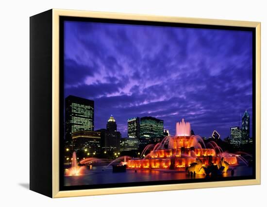 Buckingham Fountain and City Skyline, Chicago, Illinois, USA-Steve Vidler-Framed Premier Image Canvas