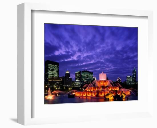 Buckingham Fountain and City Skyline, Chicago, Illinois, USA-Steve Vidler-Framed Photographic Print