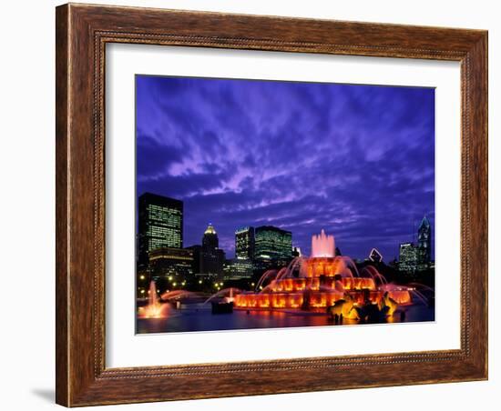 Buckingham Fountain and City Skyline, Chicago, Illinois, USA-Steve Vidler-Framed Photographic Print