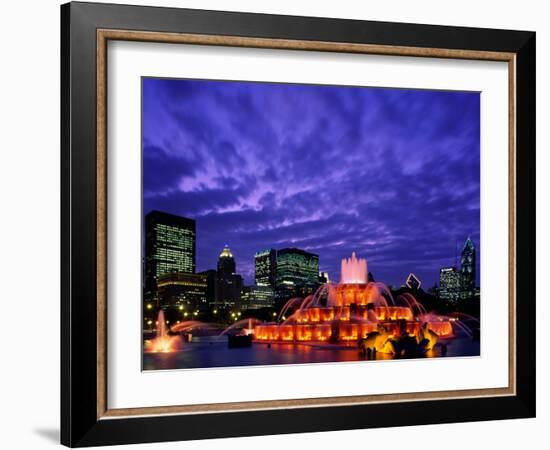 Buckingham Fountain and City Skyline, Chicago, Illinois, USA-Steve Vidler-Framed Photographic Print