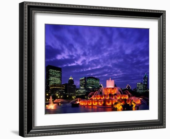 Buckingham Fountain and City Skyline, Chicago, Illinois, USA-Steve Vidler-Framed Photographic Print